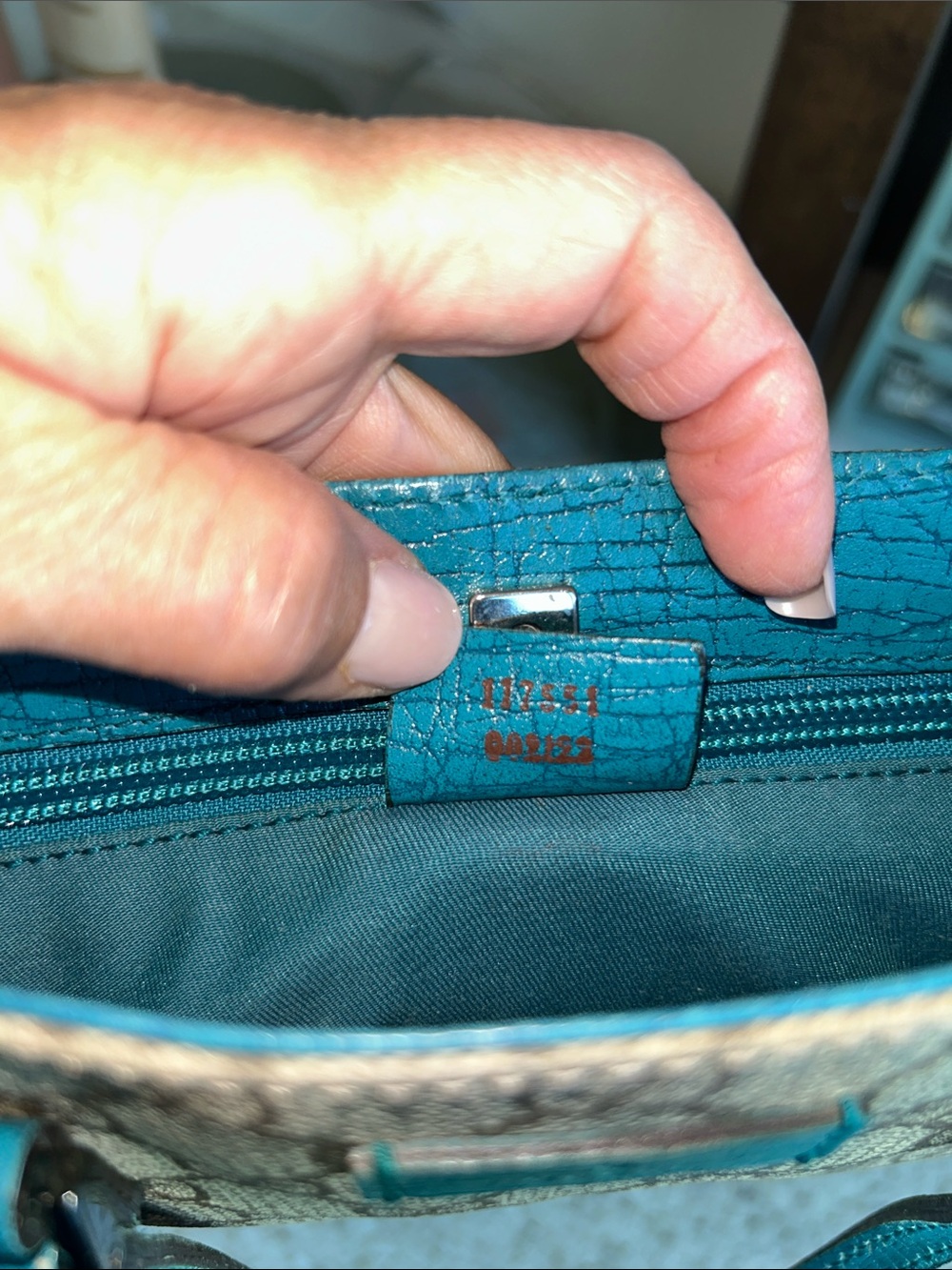 Gucci Beige GG Canvas Tote with Teal Trim - Picture 12 of 16